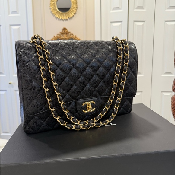 Chanel black caviar maxi flap - full set like new 2019 - Picture 5 of 16